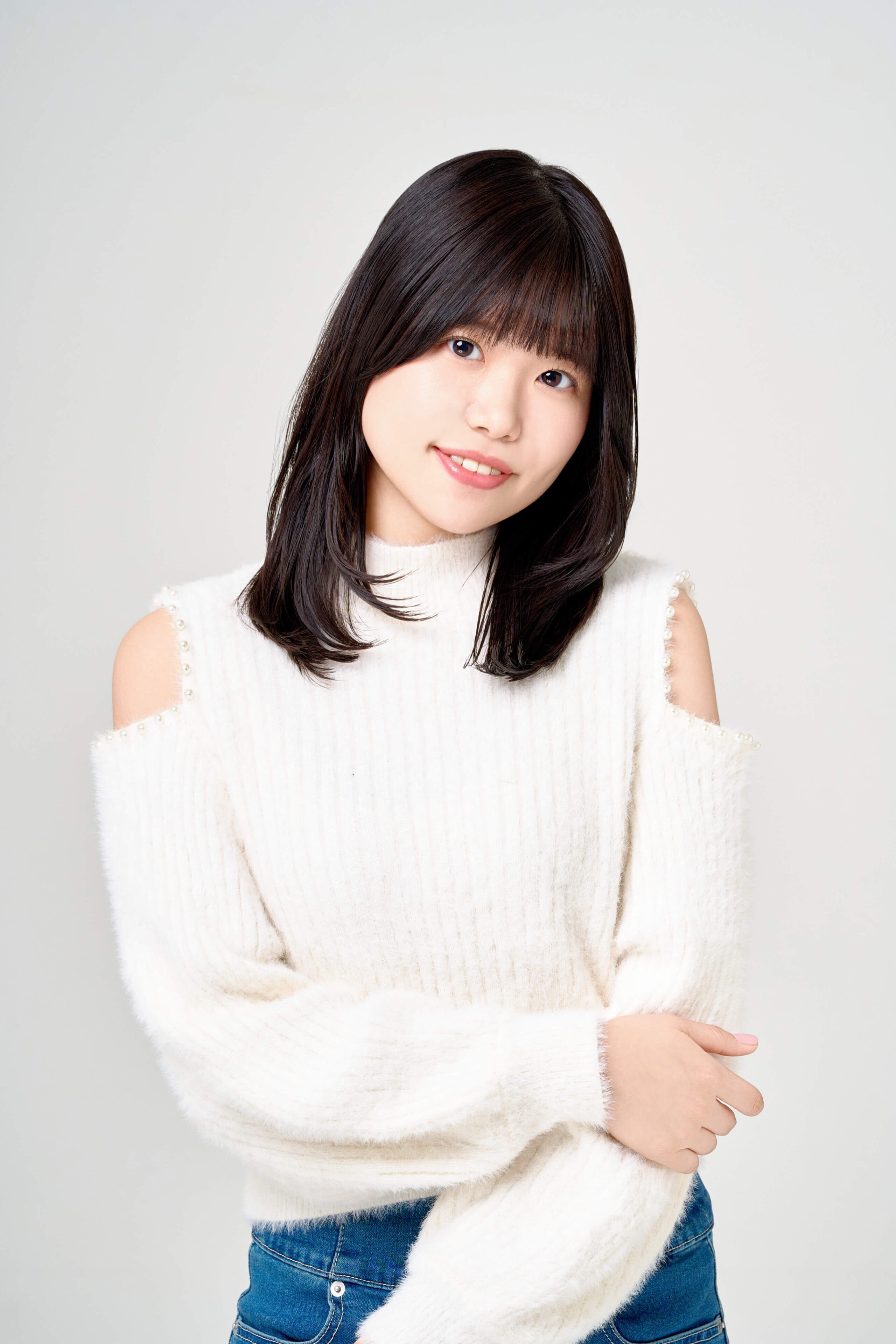 宣材写真の撮影です。応募先に合わせ、ライ