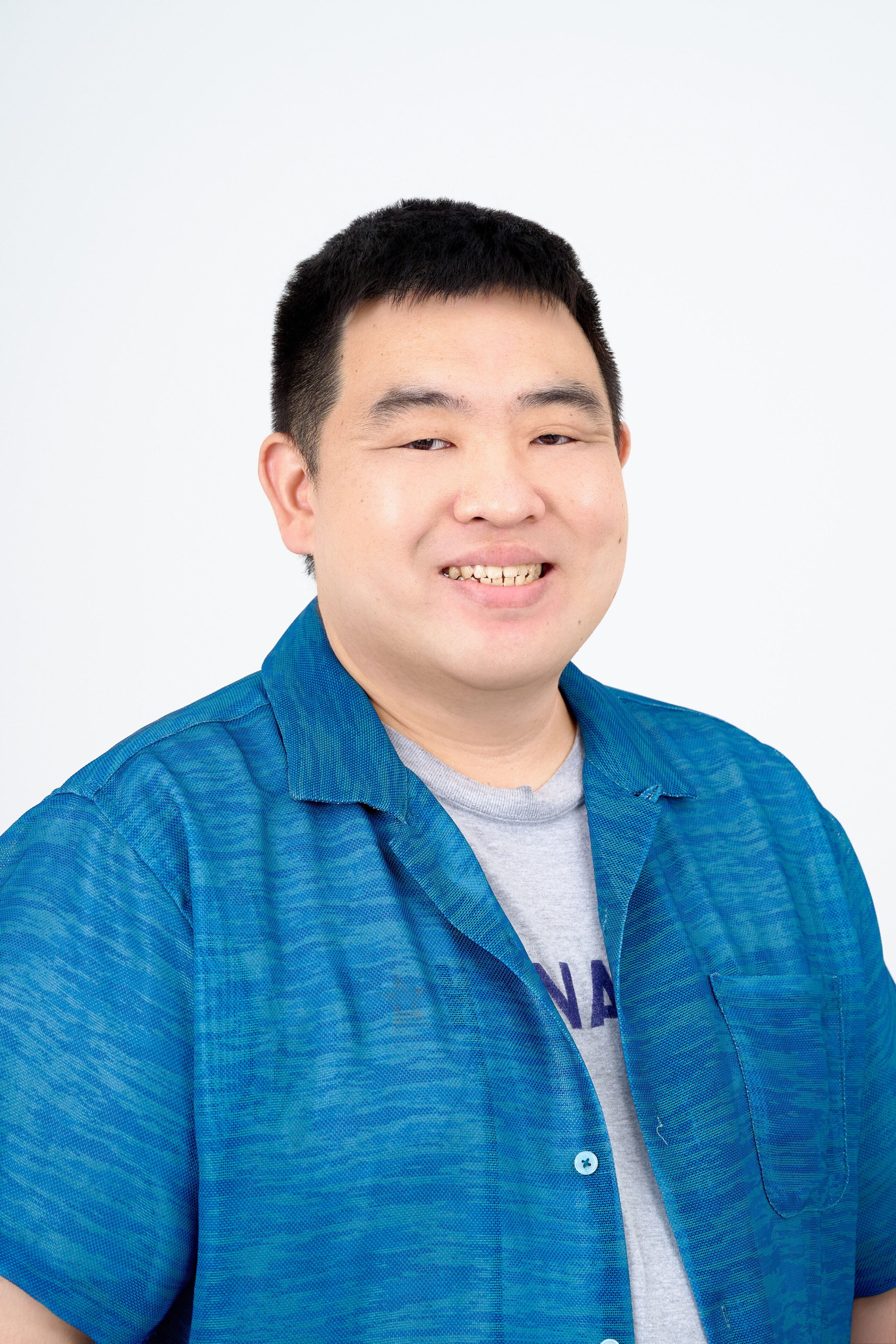 芸能活動用の宣材写真の撮影です。親しみや