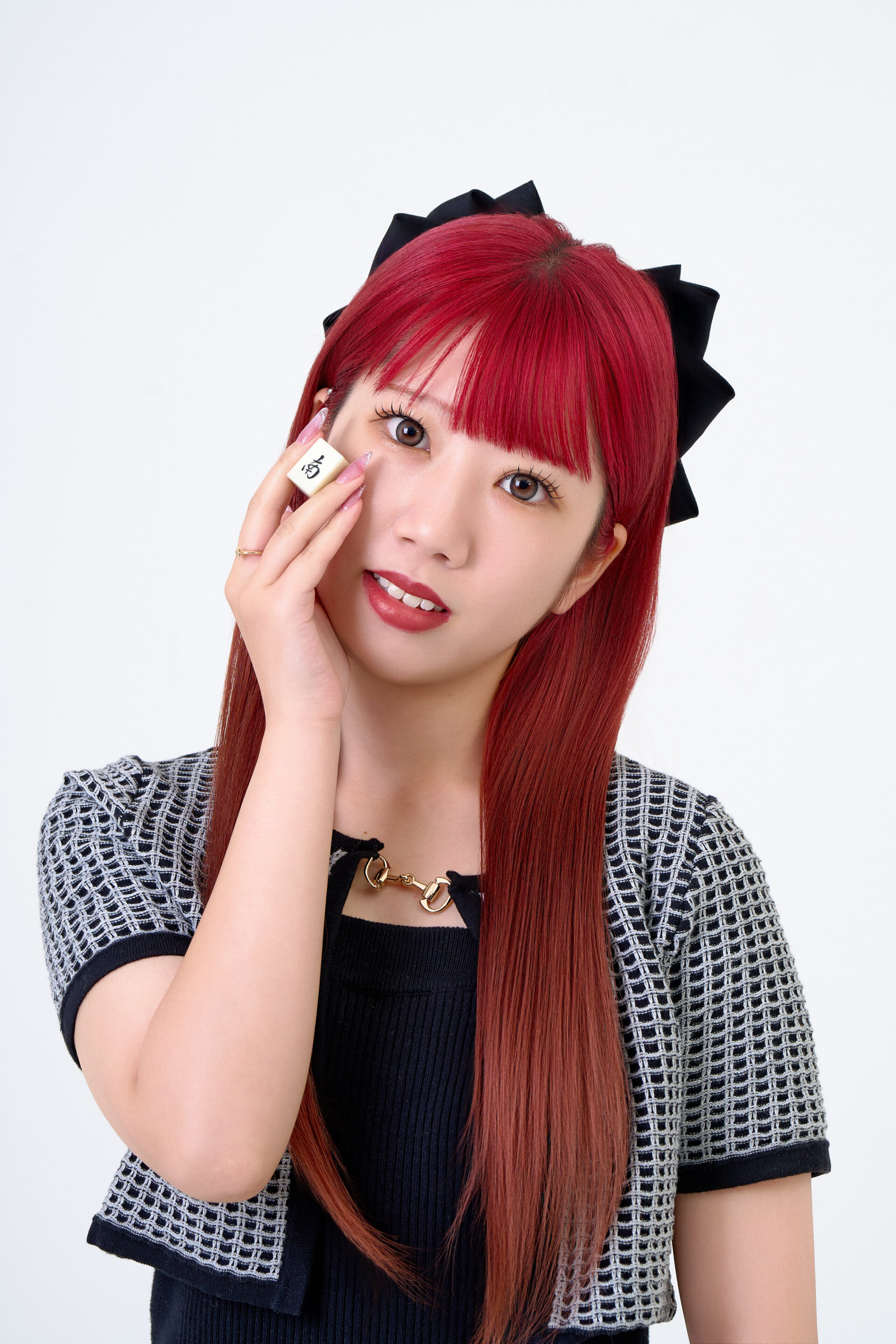 プロ雀士の方の宣材写真の撮影です。小道具