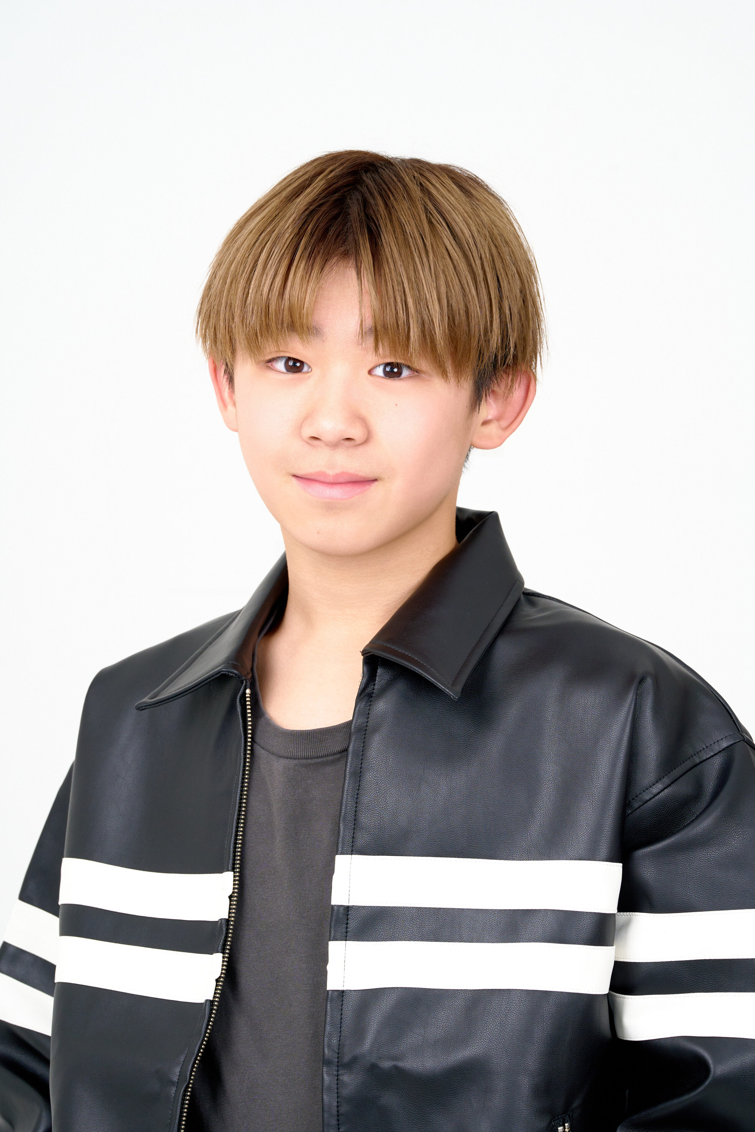 オーディション用の宣材写真です。明るいラ