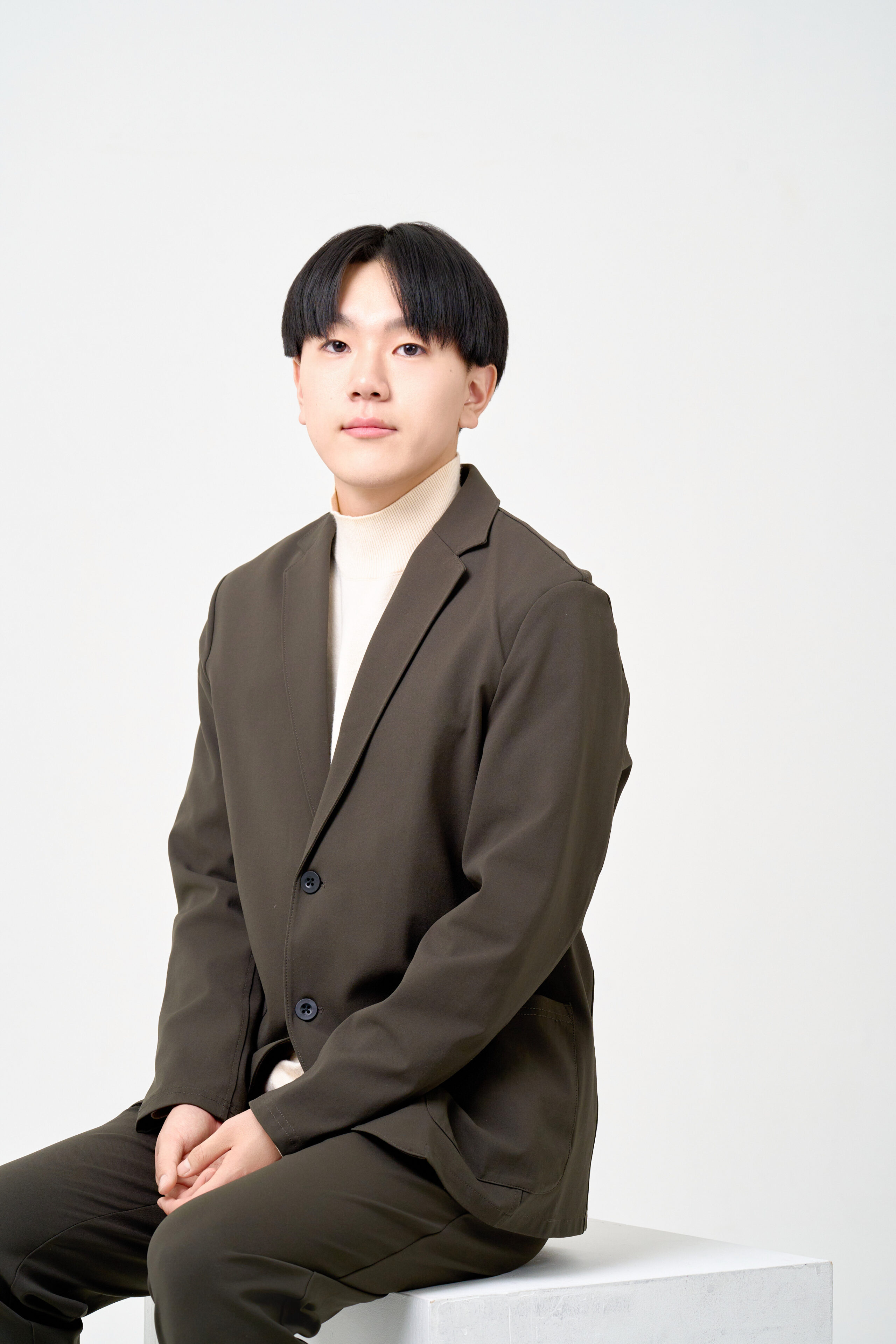 宣材写真の撮影です。落ち着いた印象とクー