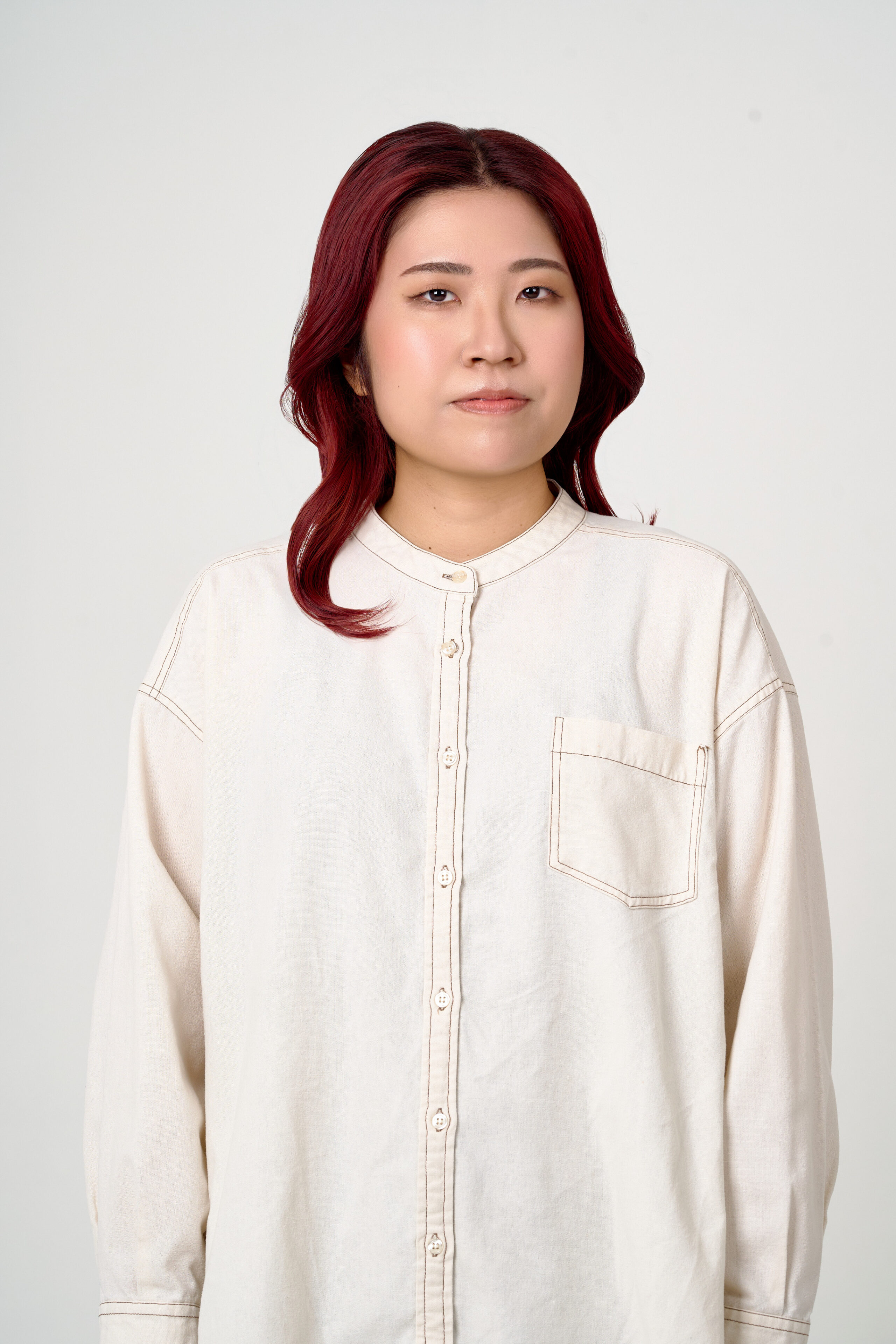 宣材写真の撮影です。衣装の色にあわせてラ