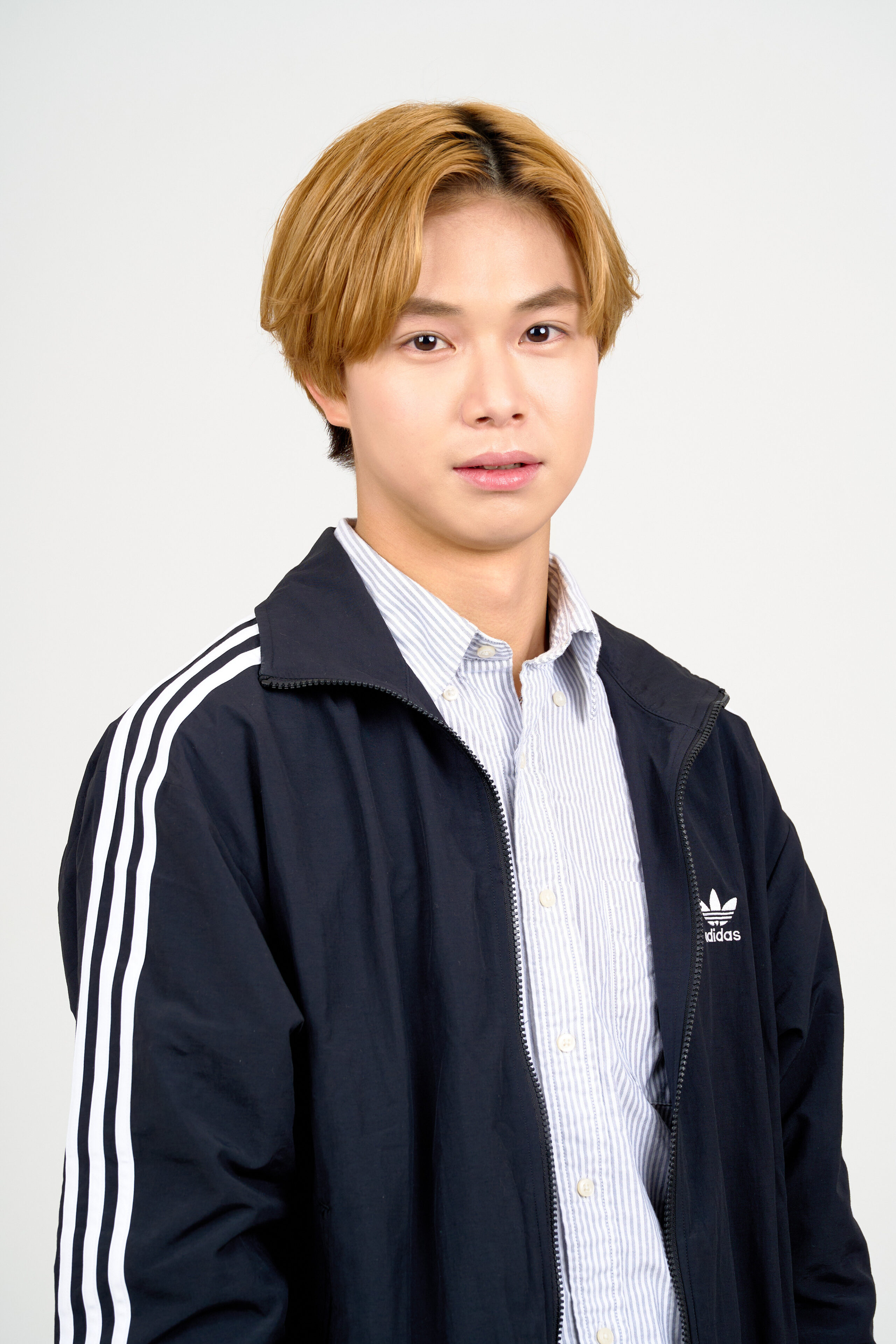 宣材写真の撮影です。スタイルを引き立てる