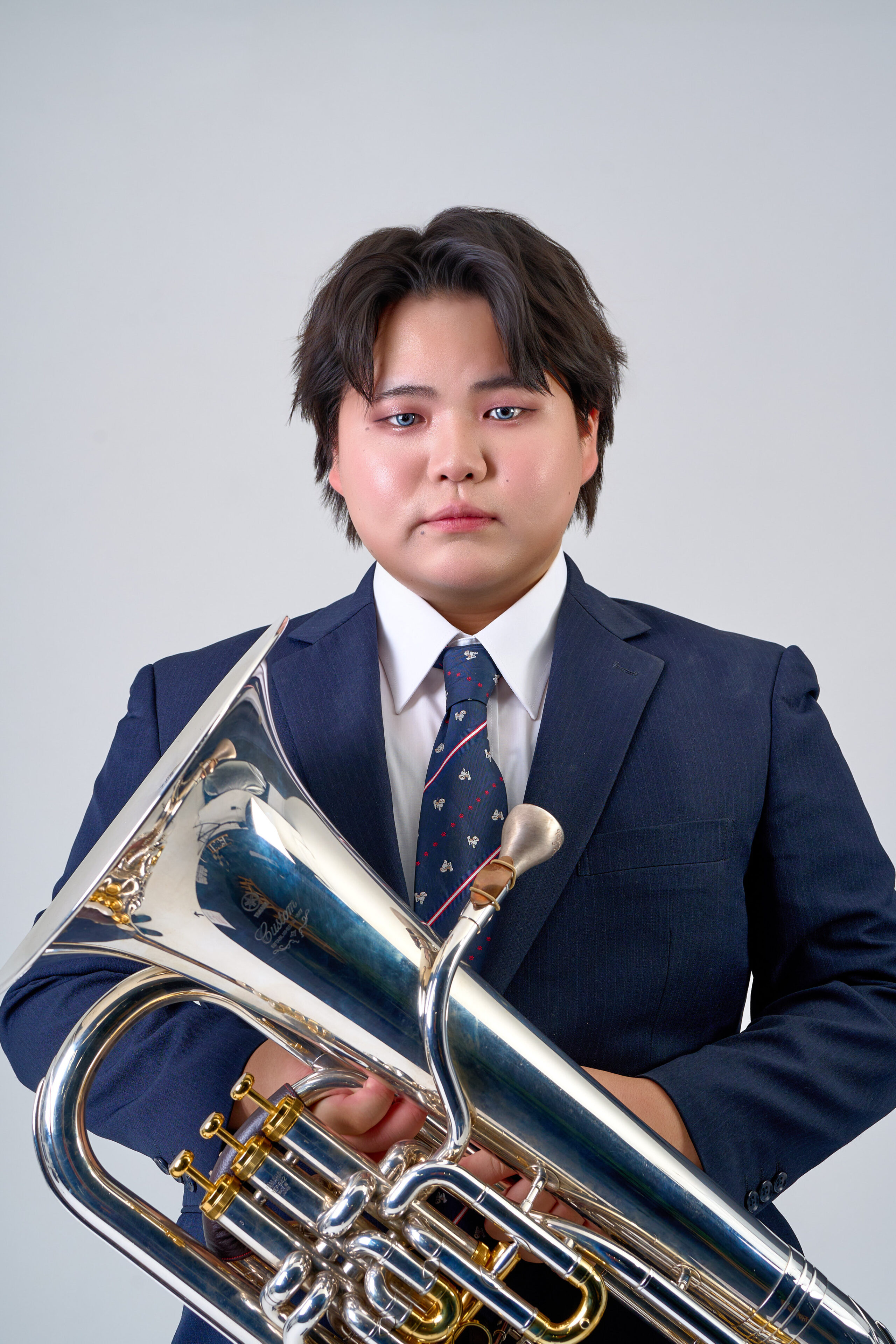 宣材写真の撮影です。グレー調の背景とリッ