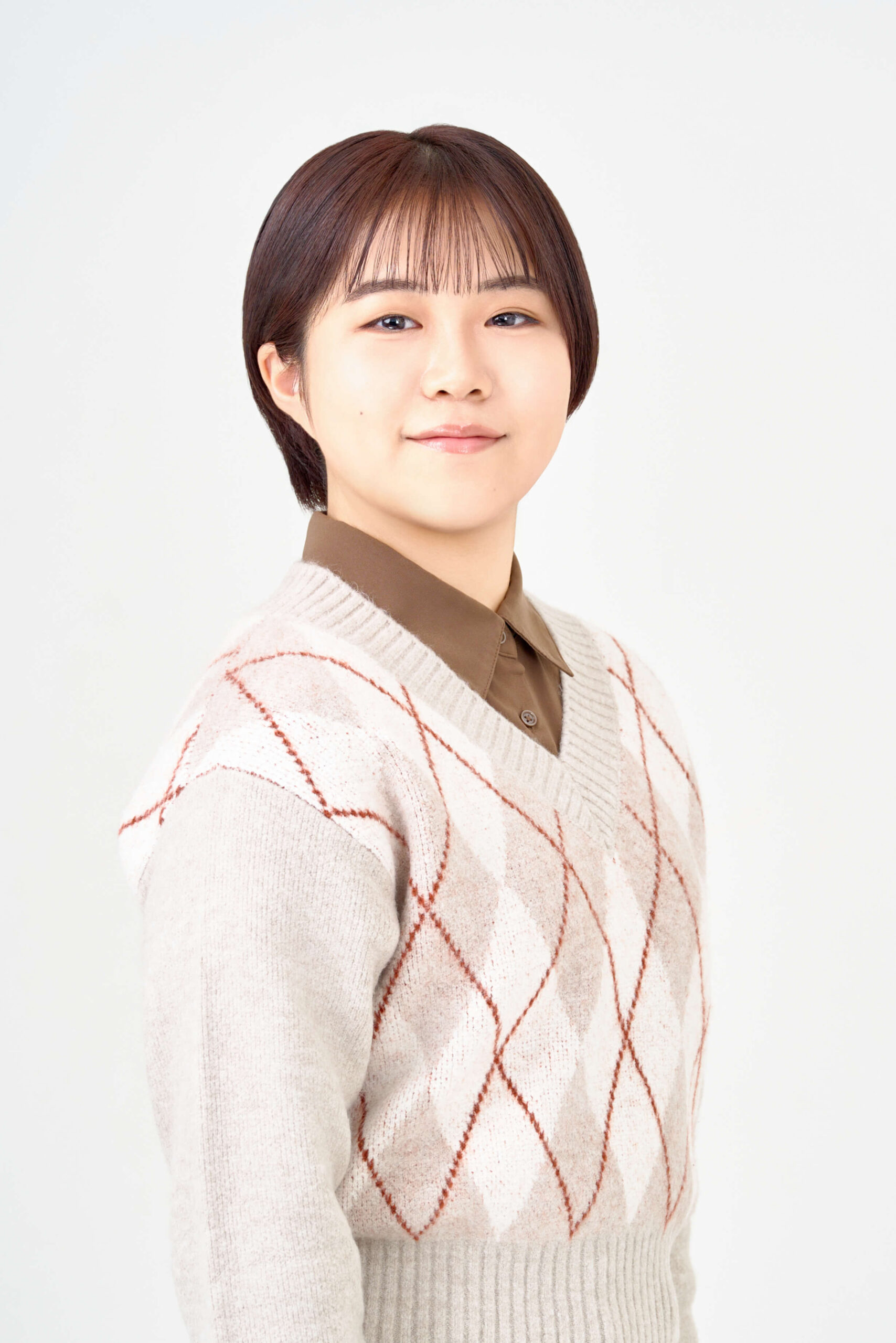 宣材写真の撮影です。白基調の背景でフレッ