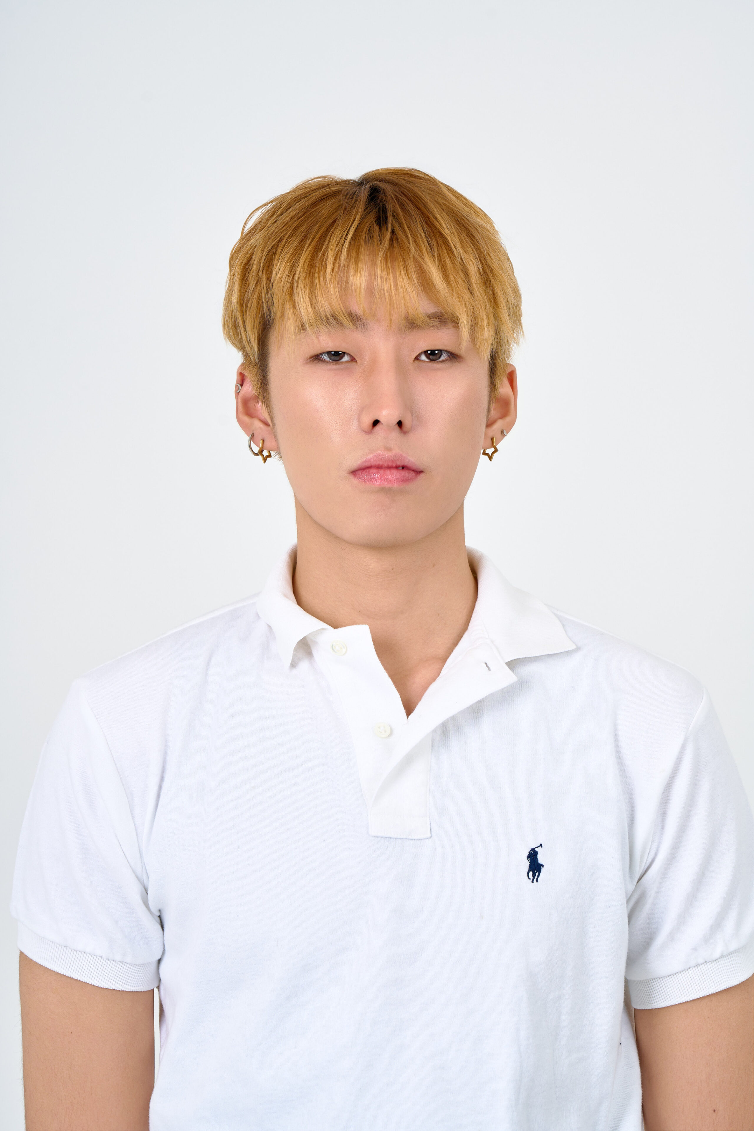 モデルの方の宣材写真の撮影です。クールな