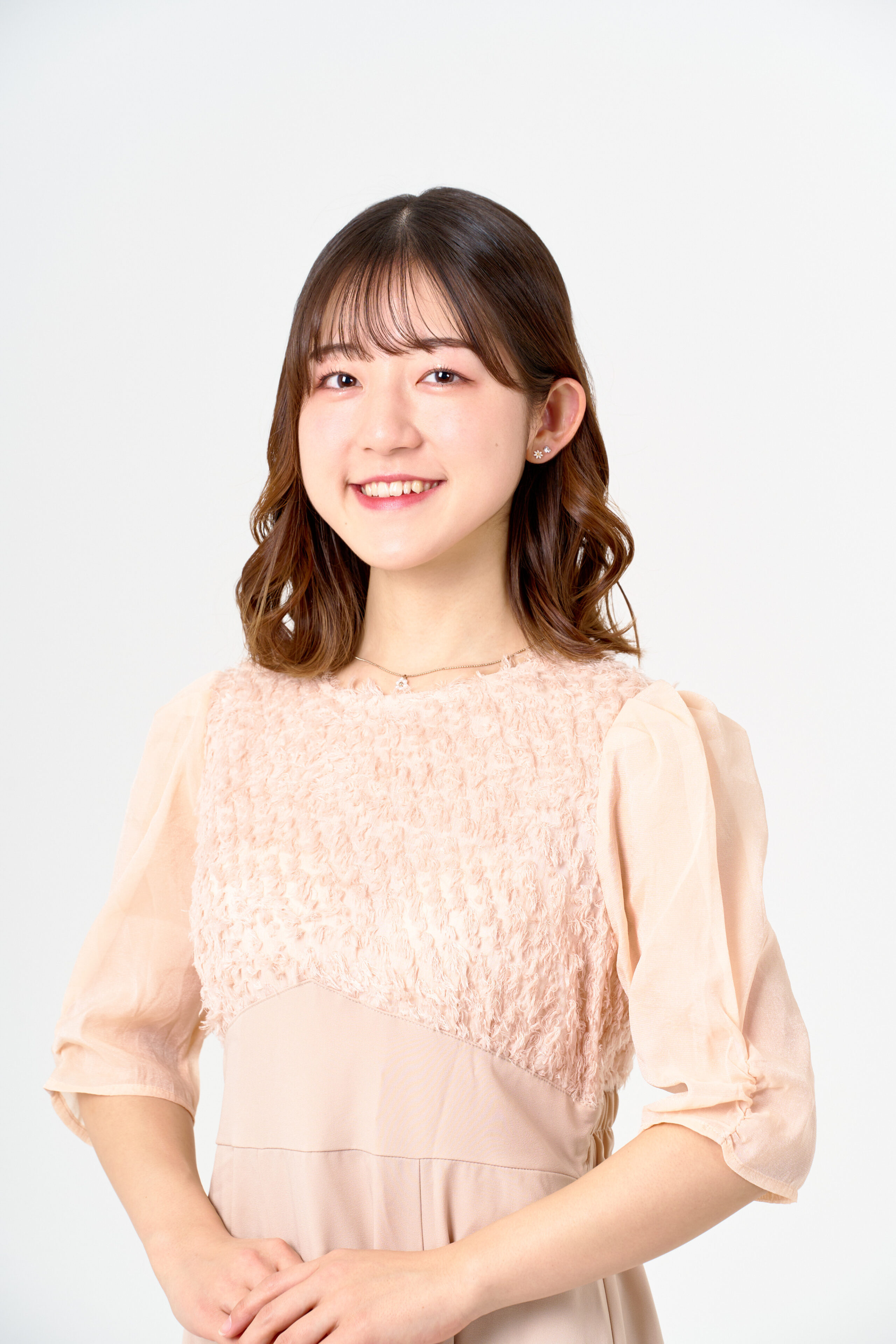 音楽家の方の宣材写真です。シンプルなポー