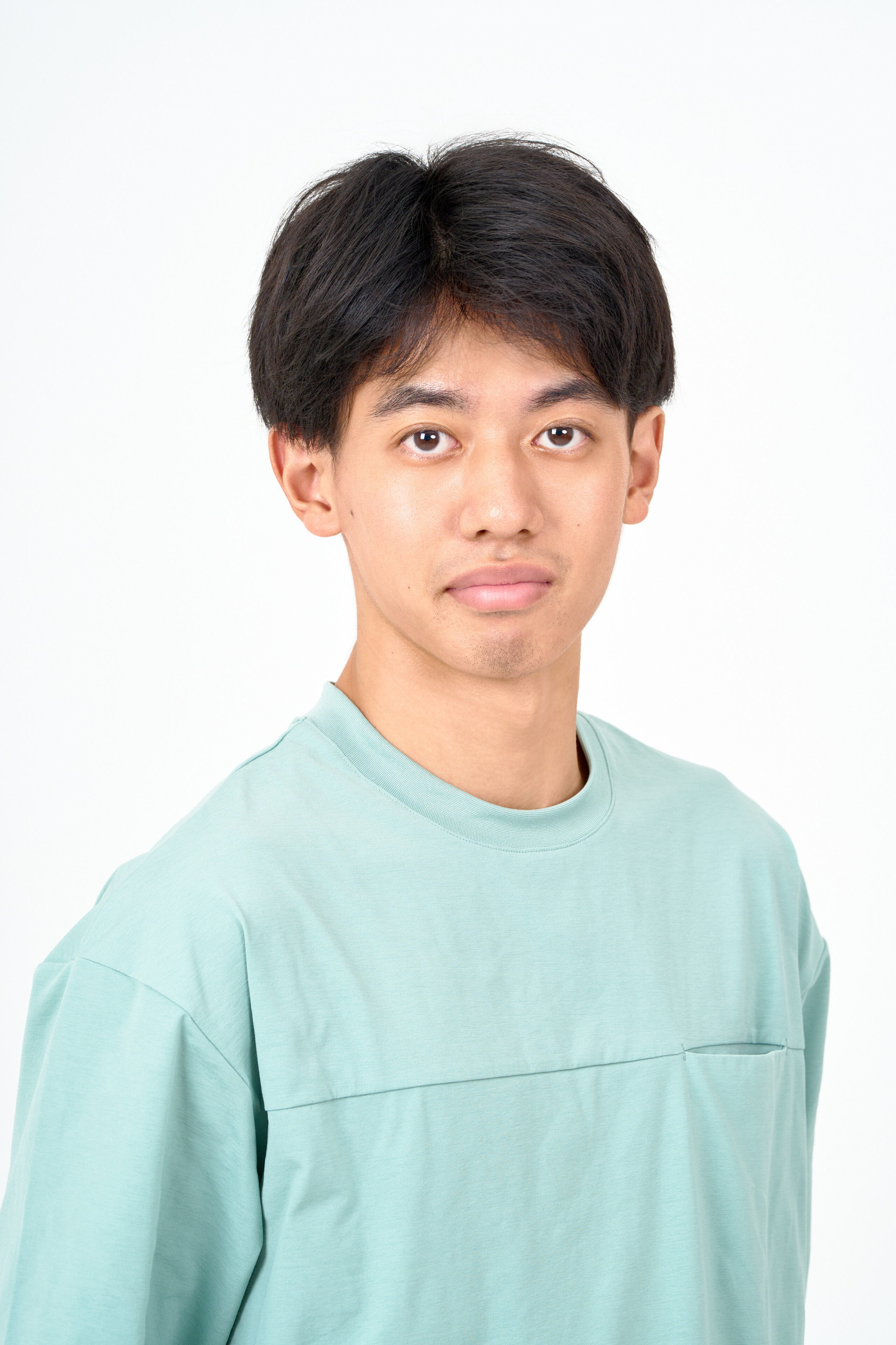 宣材写真の撮影です。シンプルなポージング