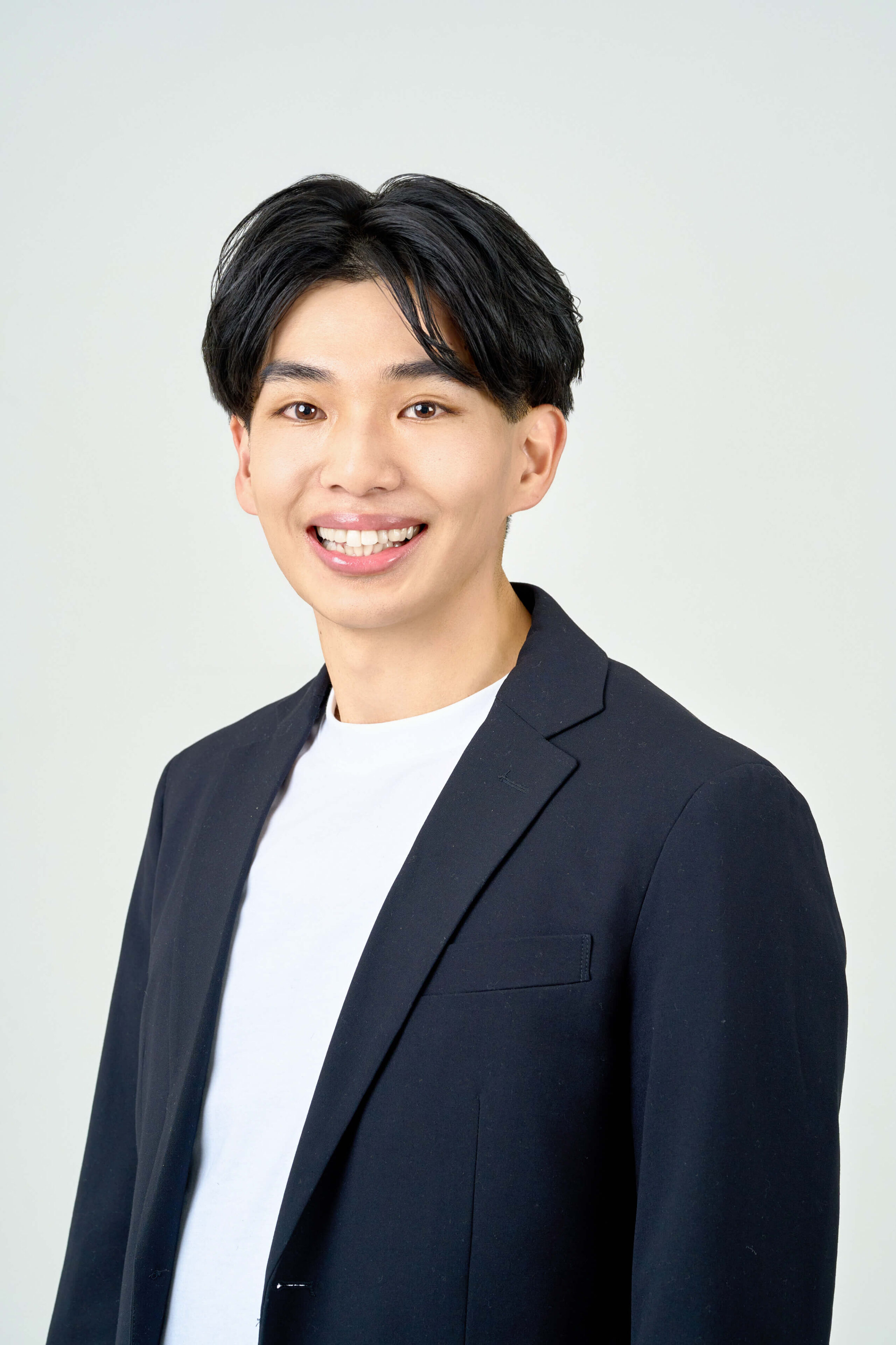 宣材写真の撮影です。スタイルの良さを活か